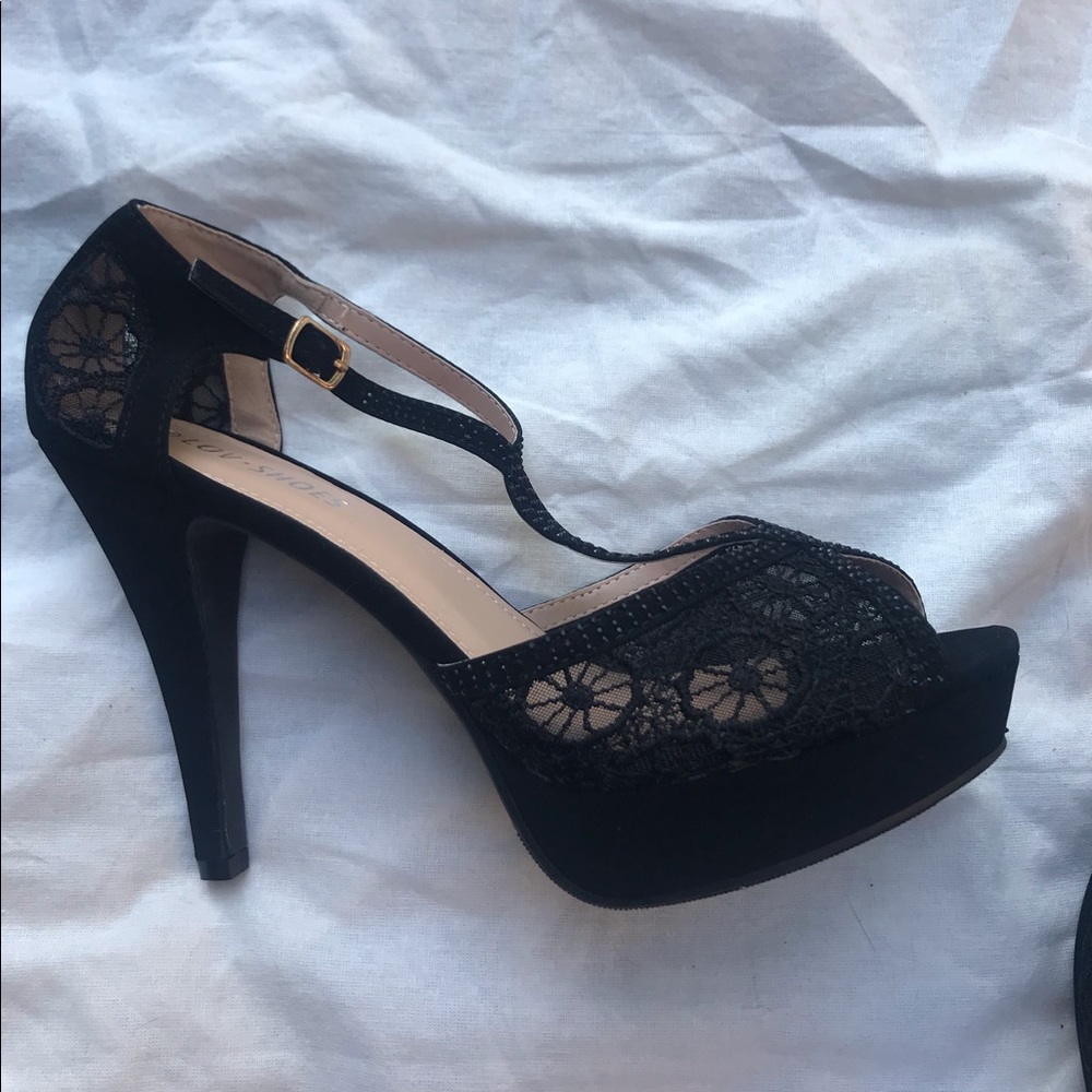 Black lacy heels - Picture 3 of 5